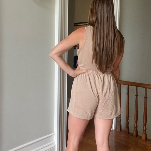 Matching set nude - Picture 2 of 3